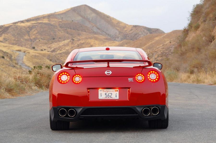 Nissan GT-R 2007 года  (фото 244 из 480)